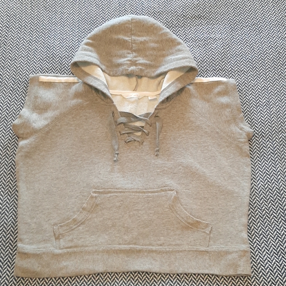 Derek Heart short sleeve sweater